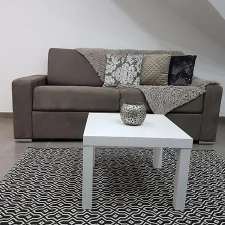 De La Gare Apartment